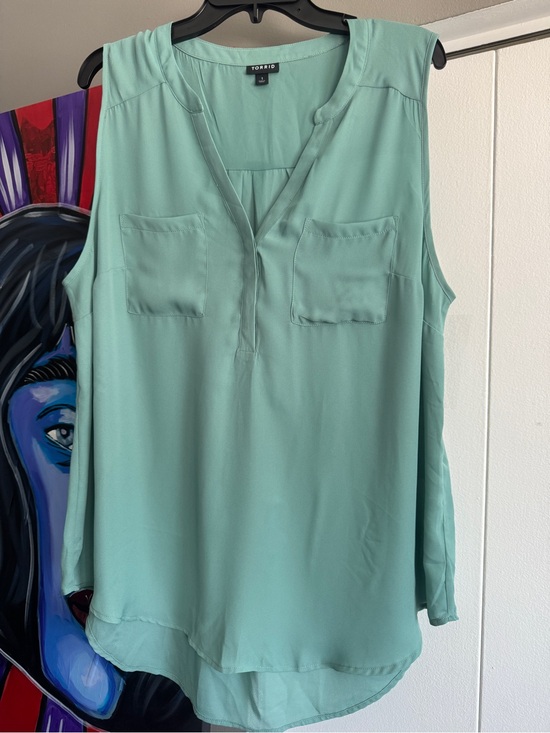 torrid Tops - Torrid Sage Green Georgette Sleeveless Hi-Low Button Top sz 1X
